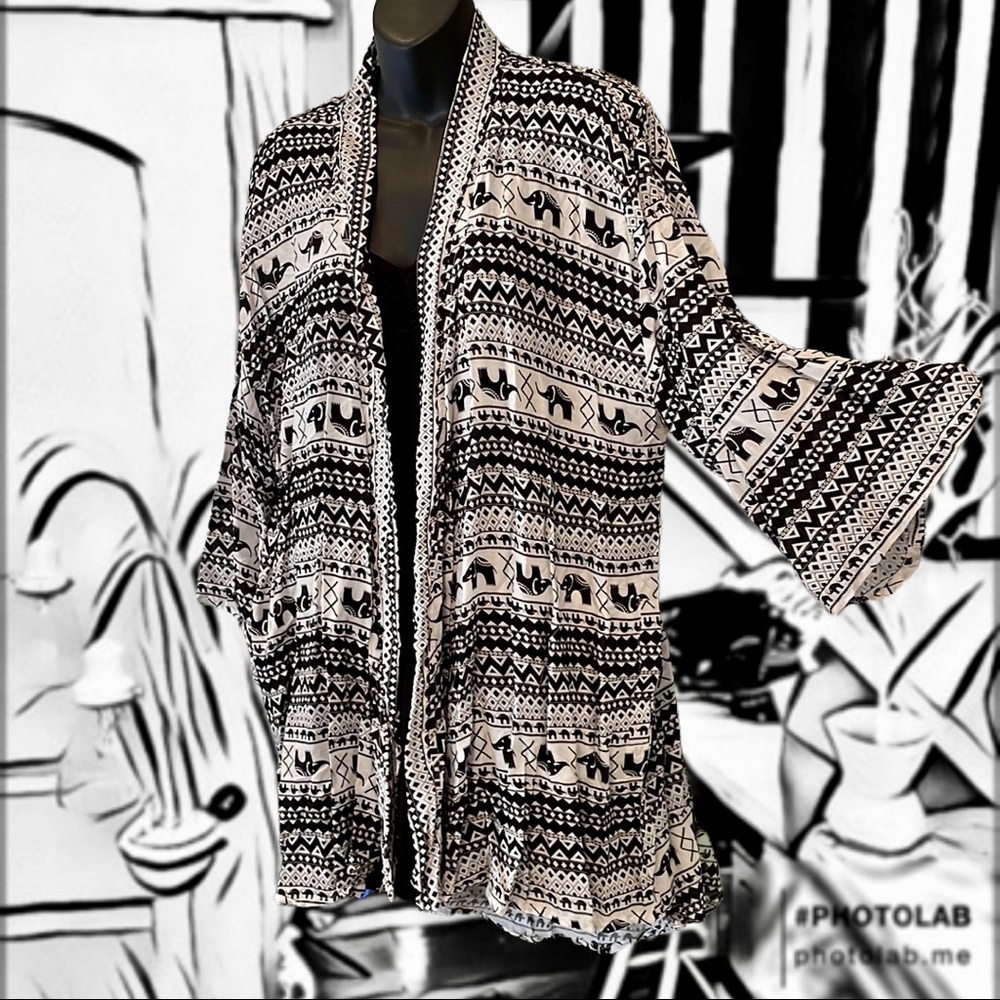 “The Elephant Pants” Kimono. Crisp White & Black. NWOT